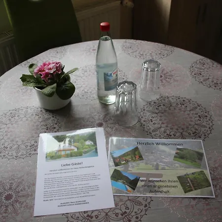 Haus Hirtenbergblick 公寓